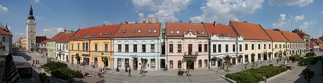 město